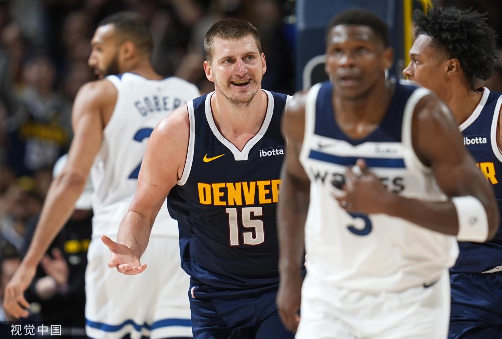 着整个赛车 着整个赛车