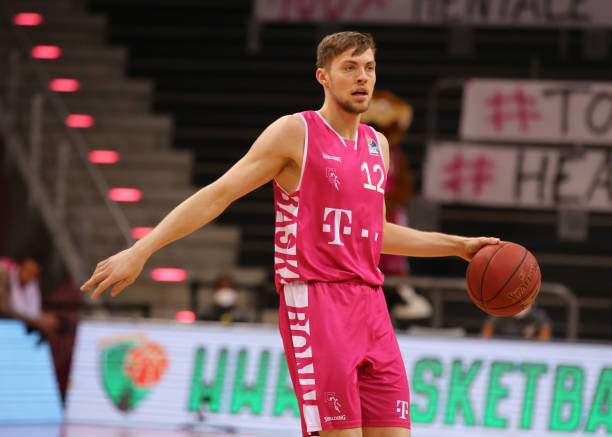 将比分扳为 将比分扳为